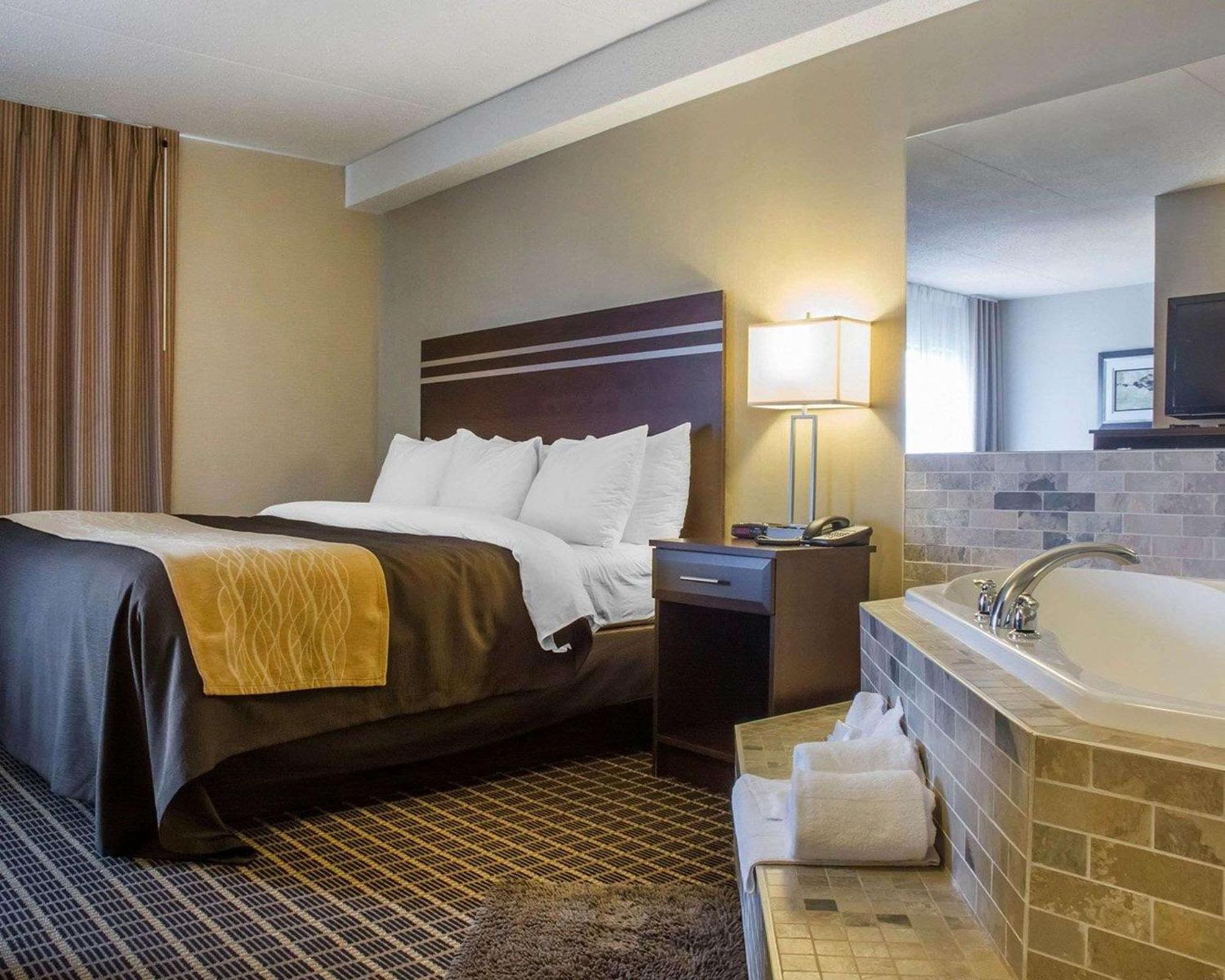 Comfort Inn Guelph Exteriör bild